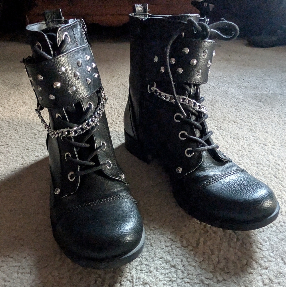 Women's Black Studded Lace-Up Ankle Boots with Chain Accent